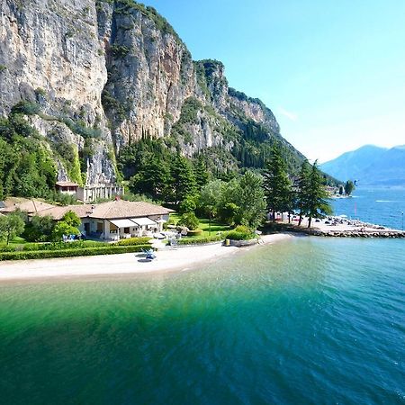 Torre Degli Ulivi Bed & Breakfast Tignale Bagian luar foto