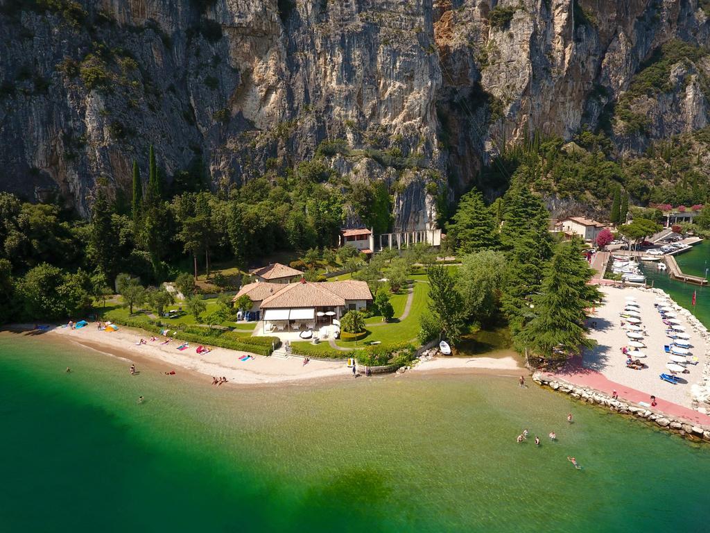 Torre Degli Ulivi Bed & Breakfast Tignale Bagian luar foto