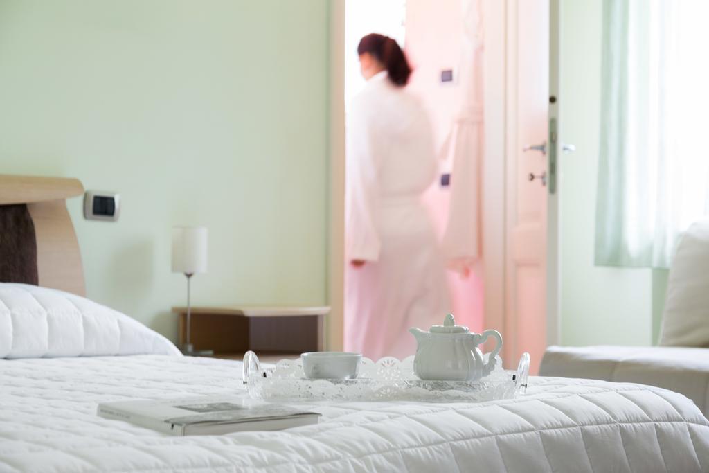 Torre Degli Ulivi Bed & Breakfast Tignale Bagian luar foto