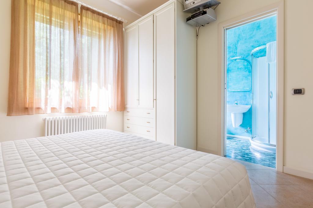 Torre Degli Ulivi Bed & Breakfast Tignale Bagian luar foto