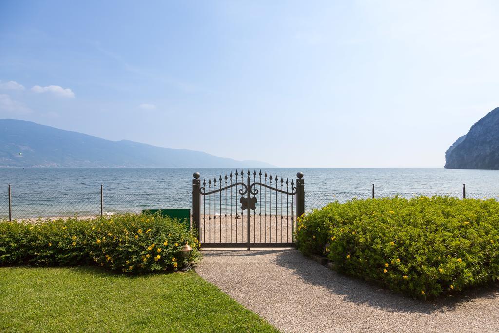 Torre Degli Ulivi Bed & Breakfast Tignale Bagian luar foto