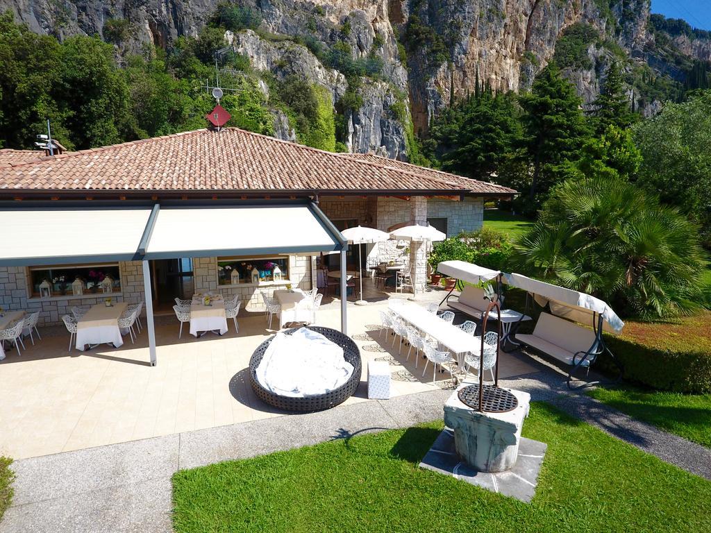 Torre Degli Ulivi Bed & Breakfast Tignale Bagian luar foto