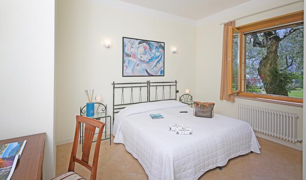 Torre Degli Ulivi Bed & Breakfast Tignale Bagian luar foto