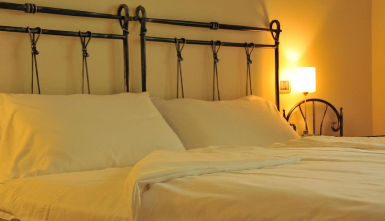 Torre Degli Ulivi Bed & Breakfast Tignale Bagian luar foto