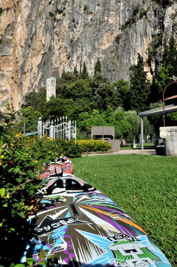 Torre Degli Ulivi Bed & Breakfast Tignale Bagian luar foto